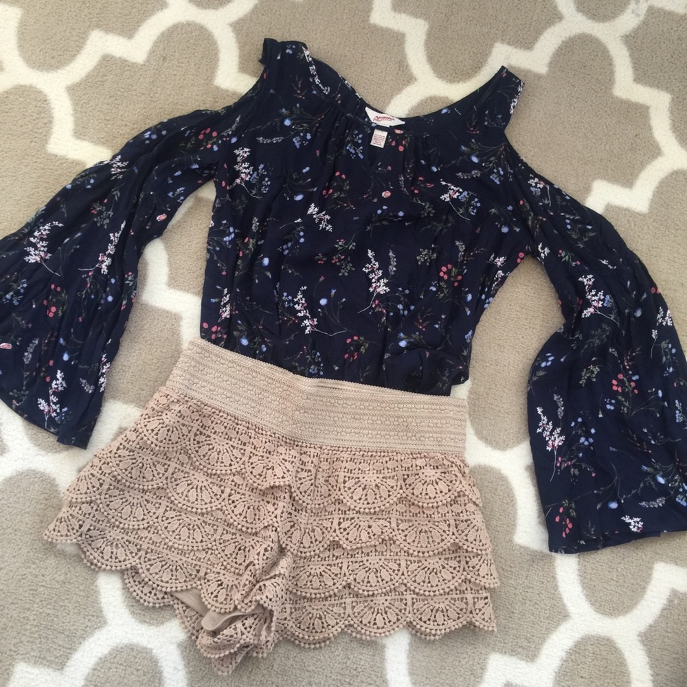 Tan scalloped crochet shorts